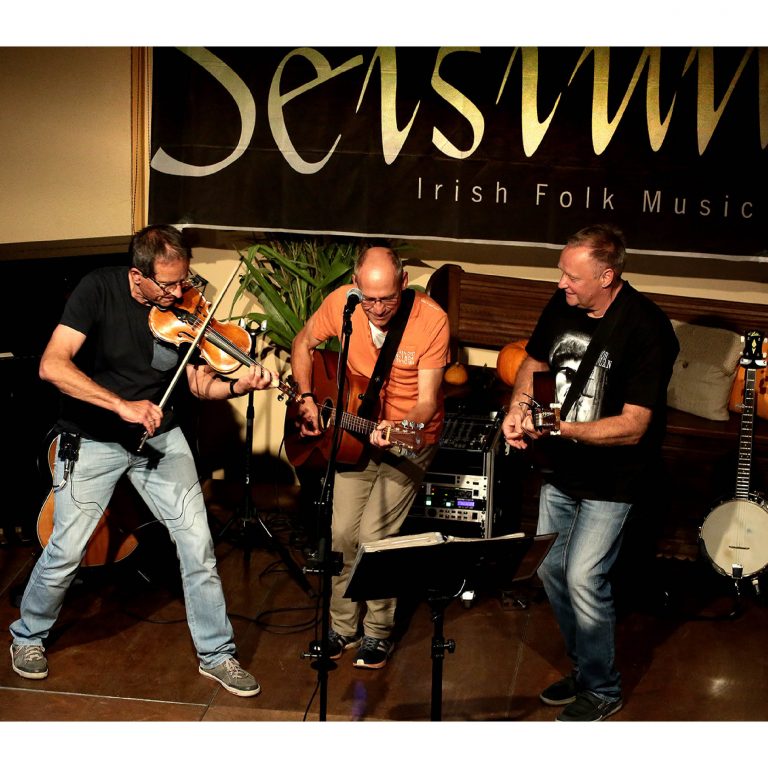Irish Folk – Music:  Trio Seisiún
